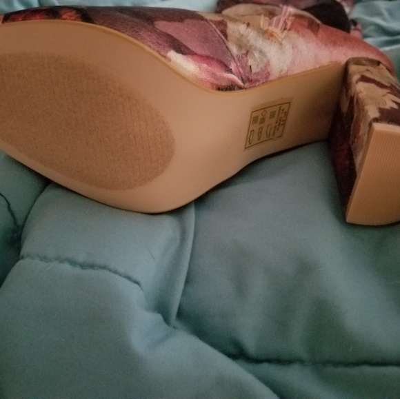 thigh high boots - Picture 2 of 3